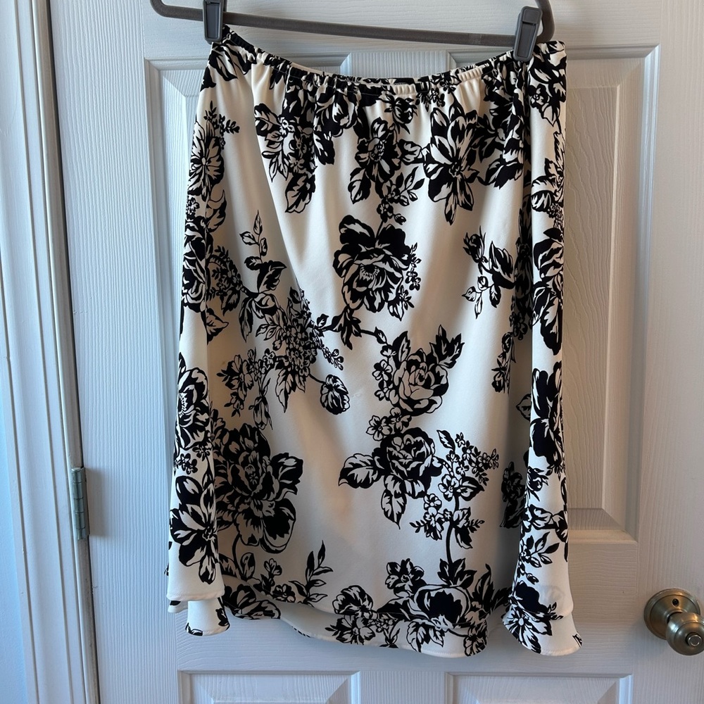 Blouse and skirt set - Picture 4 of 6